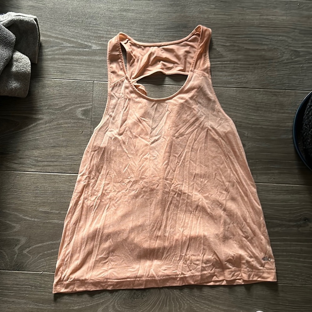 Alo yoga open back tank size M